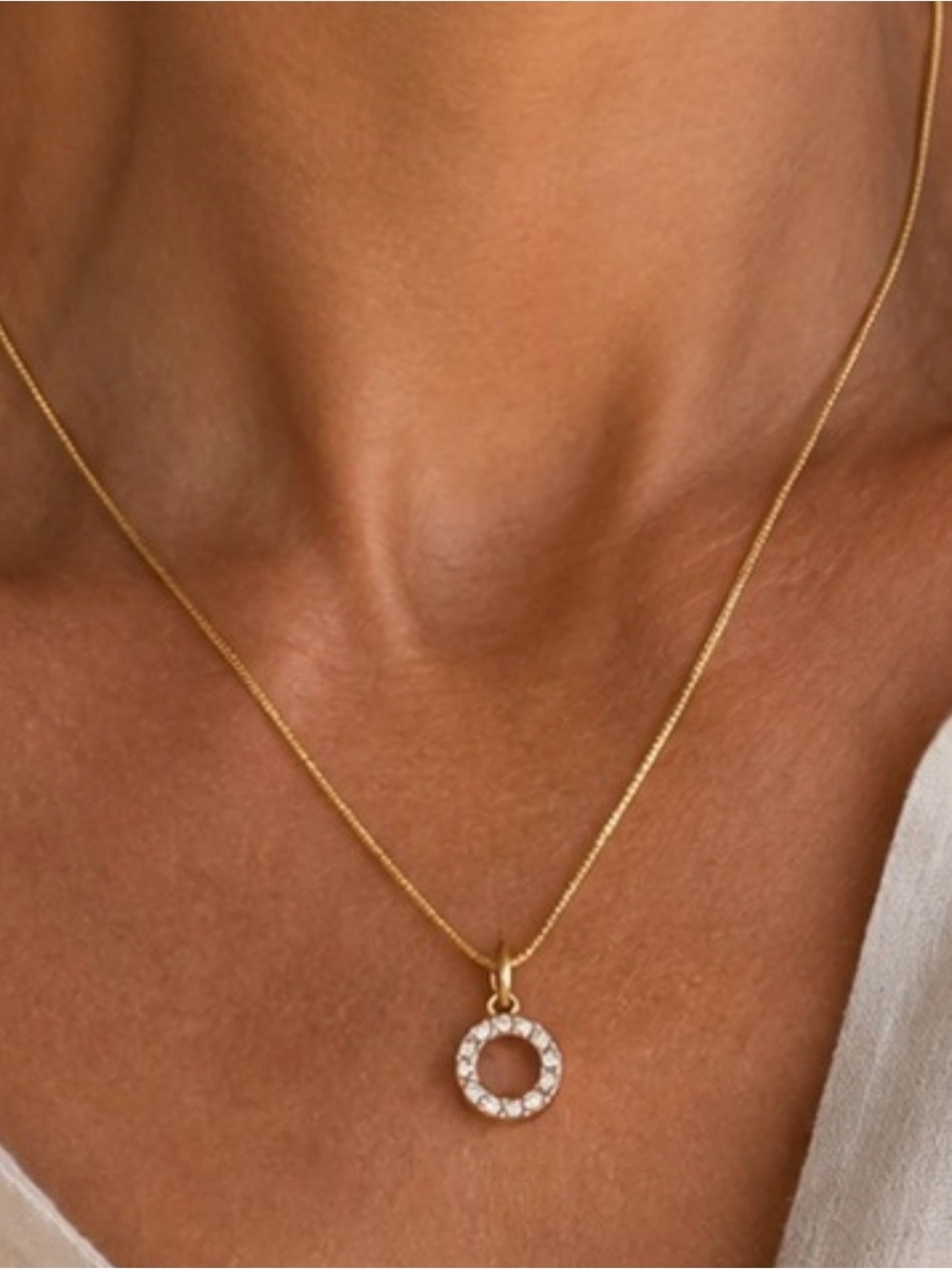 Premier Designs Gold tone “O” Pendant Necklace on 18” snake chain